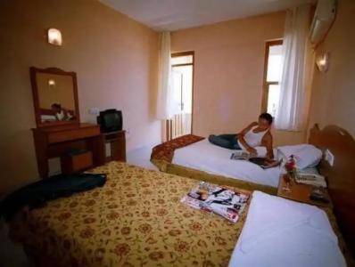 Kleopatra Melissa - 110