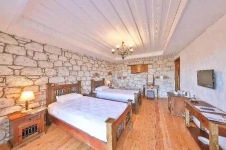 Imren Han - Special Category - 70