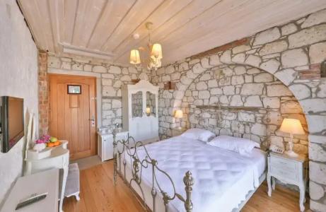 Imren Han - Special Category - 66