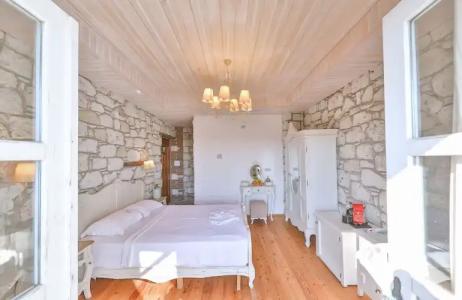 Imren Han - Special Category - 104