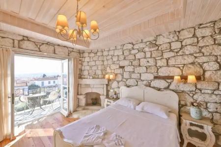 Imren Han - Special Category - 112