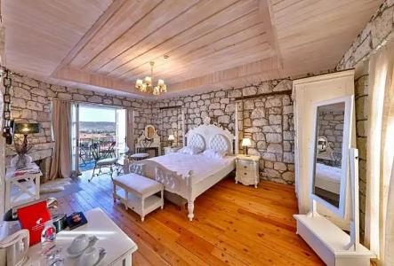 Imren Han - Special Category - 83