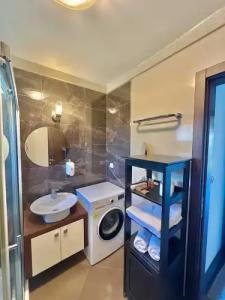 Imren Han - Special Category - 135