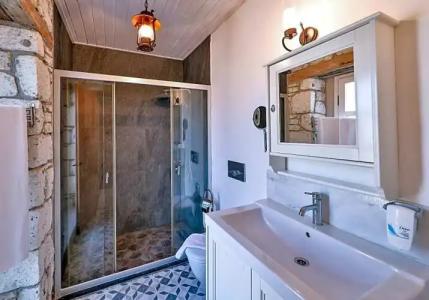 Imren Han - Special Category - 81