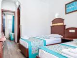 2 Bedrooms Standard Quadruple Family room with balcony