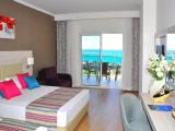 Standard Triple room with sea view