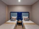 Deluxe Family Quadruple room with land view