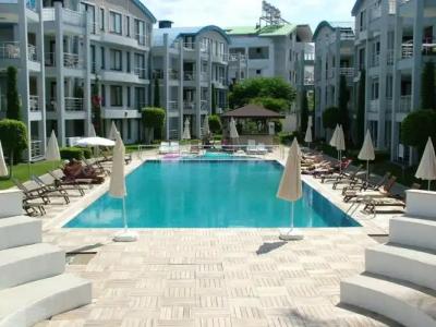 Side Garden Residence - 40