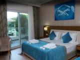 Standard Triple room with sea view