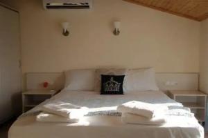 Oludeniz Region Random Rooms by LookBookHoliday, Oludeniz