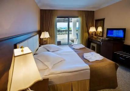 Latanya Park Resort - 100