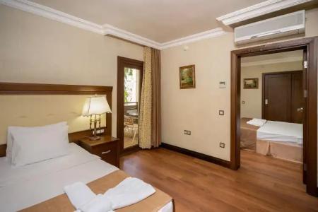 Latanya Park Resort - 113