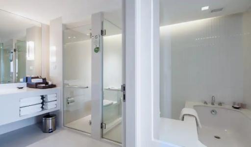 Centara Watergate Pavillion Bangkok - SHA Extra Plus Certified - 18
