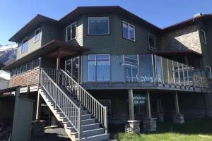 Seward Front Row Townhouse, Seward