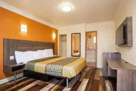 Economy Inn Hollywood - 17