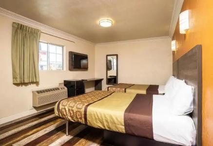 Economy Inn Hollywood - 22