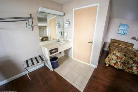 Hollywood La Brea Inn - 30