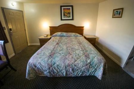 Hollywood La Brea Inn - 22