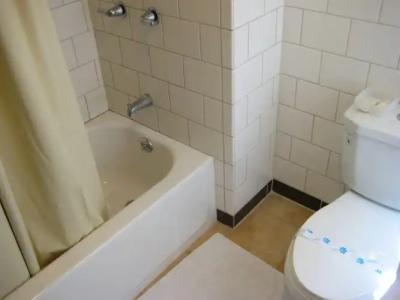 Hollywood La Brea Inn - 6