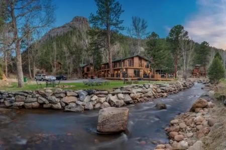 4 Seasons Inn on Fall River - 45