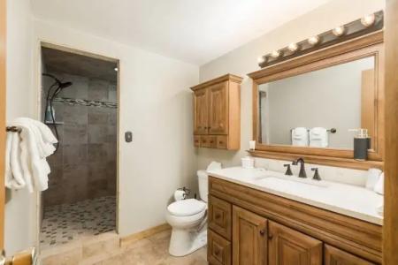 4 Seasons Inn on Fall River - 36