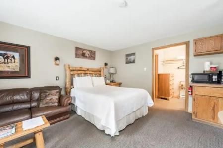 4 Seasons Inn on Fall River - 107