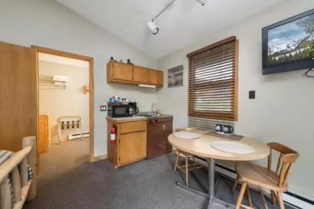 4 Seasons Inn on Fall River - 30