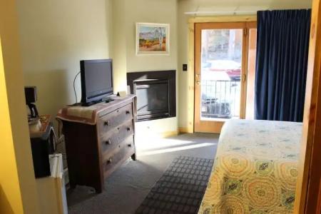 4 Seasons Inn on Fall River - 66