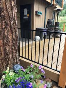 4 Seasons Inn on Fall River - 19