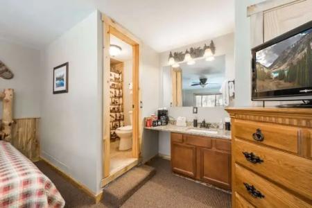 4 Seasons Inn on Fall River - 60