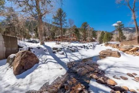 4 Seasons Inn on Fall River - 101