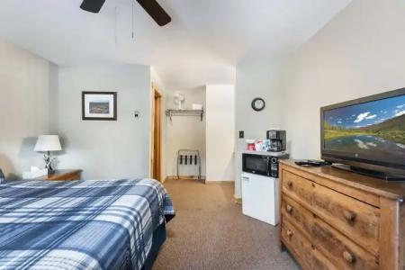 4 Seasons Inn on Fall River - 69