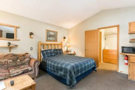 4 Seasons Inn on Fall River - 112