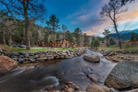 4 Seasons Inn on Fall River - 46