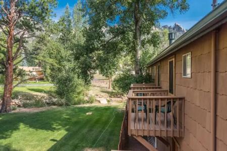 4 Seasons Inn on Fall River - 82