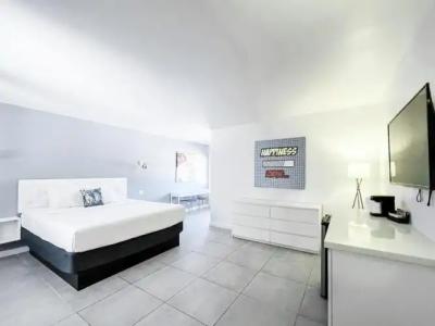 Royal Palms Resort & Spa - 80