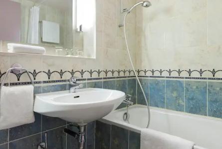 Hôtel Le Marquis by Inwoods - 8