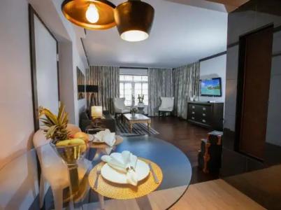 Lincoln Arms Suites - 104