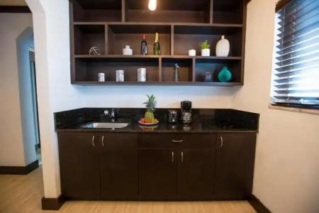 Lincoln Arms Suites - 84