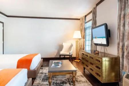 Lincoln Arms Suites - 94