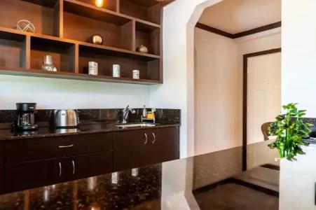 Lincoln Arms Suites - 65