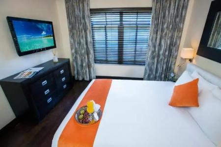 Lincoln Arms Suites - 103