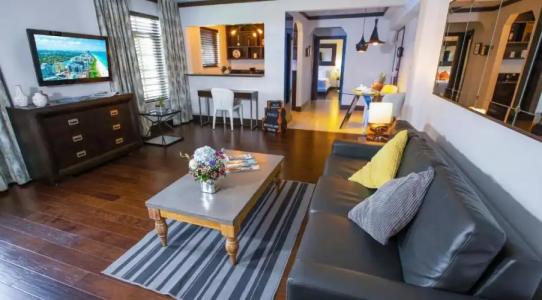 Lincoln Arms Suites - 111