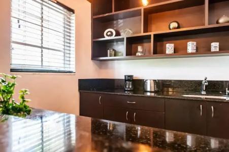 Lincoln Arms Suites - 68