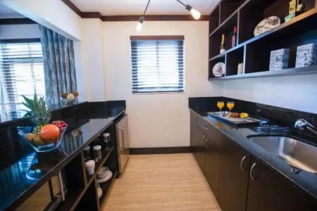 Lincoln Arms Suites - 107