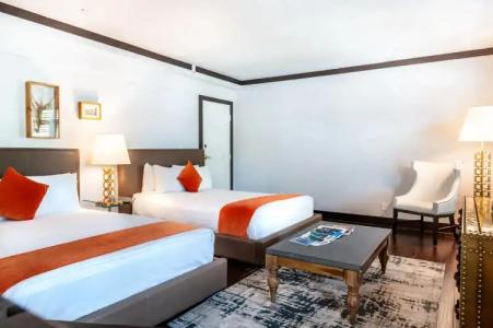 Lincoln Arms Suites - 35