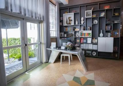 Lincoln Arms Suites - 26