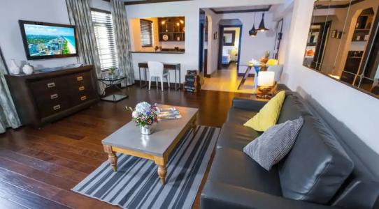 Lincoln Arms Suites - 49