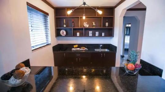 Lincoln Arms Suites - 110