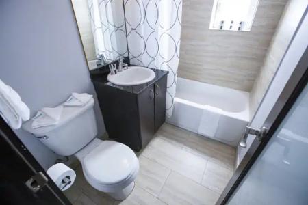 Lincoln Arms Suites - 20